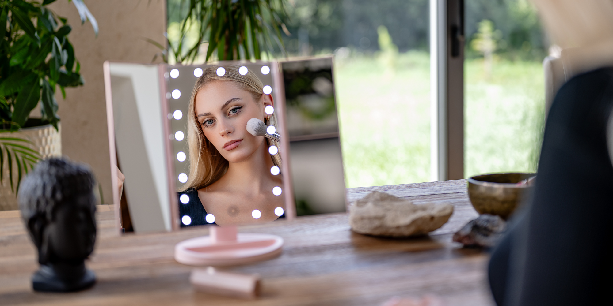 Lusterko do makijażu Humanas HS-ML04 z podświetleniem LED - różowe